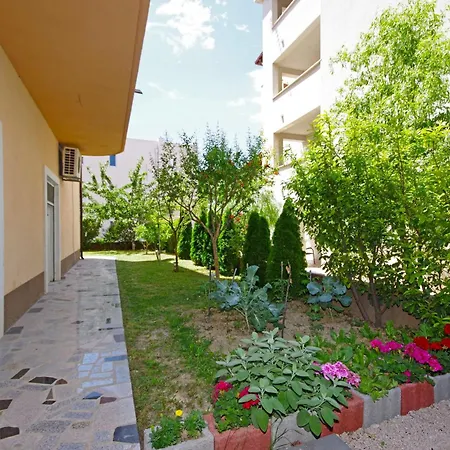 Апартаменты Orange House *