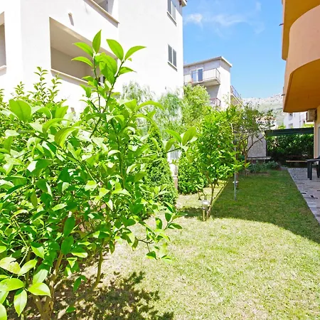 Апартаменты Orange House