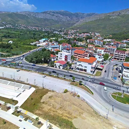 Orange House Апартаменты Подстрана